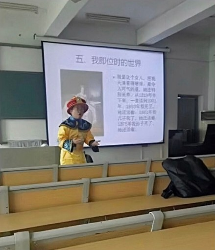 历史老师为了上课有多拼