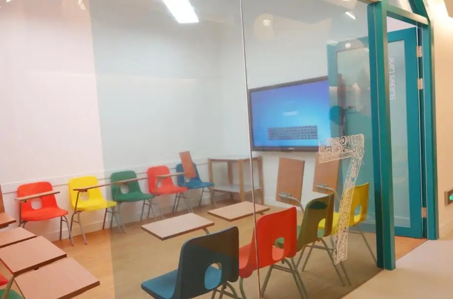 少儿英语培训教室效果图